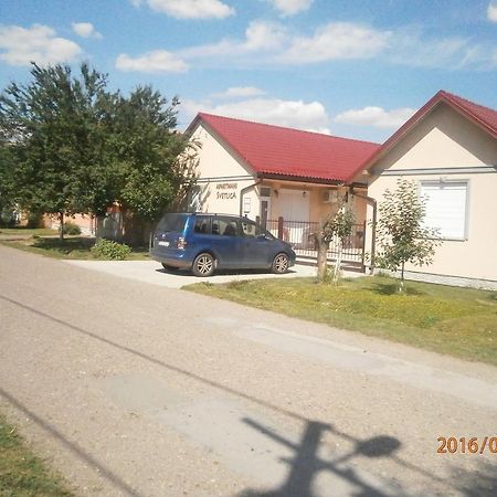 Apartments Svetlica باتشكي بيتروفاتس المظهر الخارجي الصورة