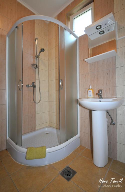 Apartments Svetlica باتشكي بيتروفاتس المظهر الخارجي الصورة